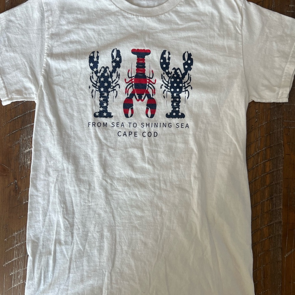 Cape Cod Graphic Lobster T-Shirt Heavy Cotton Red White Blue Size Small Unisex - Picture 2 of 6